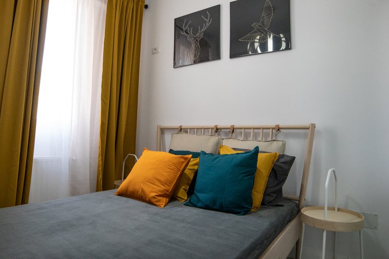 Militari Residence, Metro,